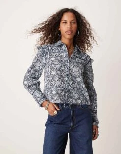 Free People Ditsy Floral Print Ruffle Cropped Blouse In Blue For Women Chambray Combo